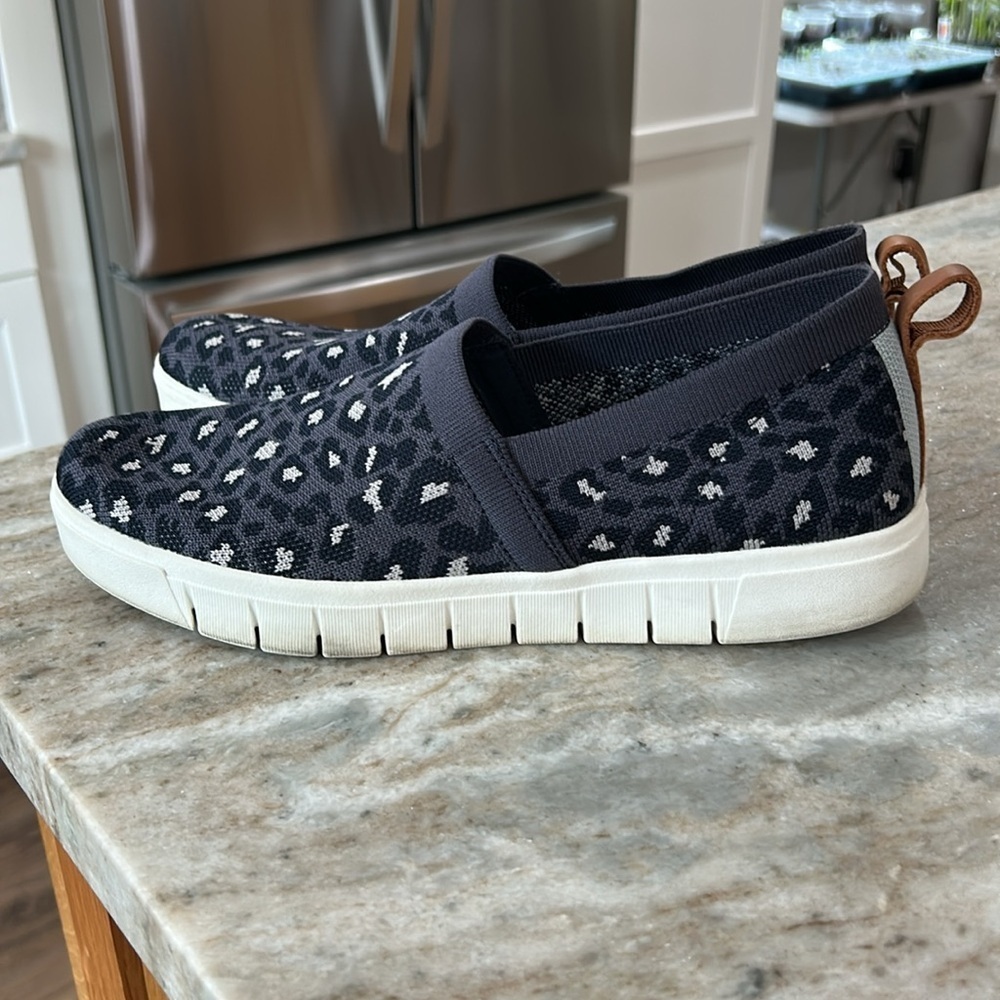 Ryka Hera Slip-On Sneaker leopard print gray,white,black size 9.5M - Picture 4 of 10